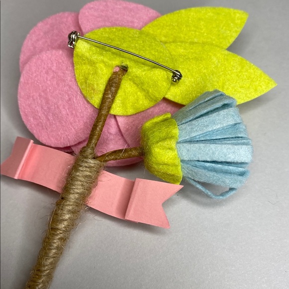 Baby Shower Felt Flower Corsages SET OF 4 Boutonnieres Keepsake Sprinkle Reveal - Picture 11 of 16